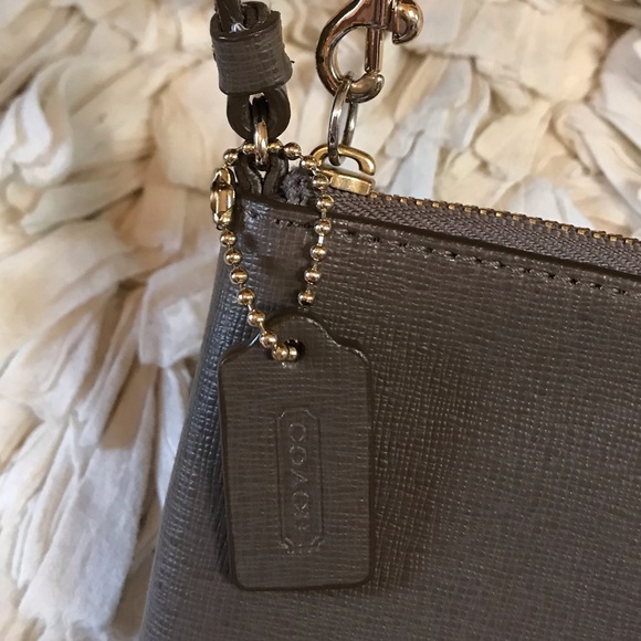 Coach corner zip cross grain leather wristlet - Picture 8 of 8